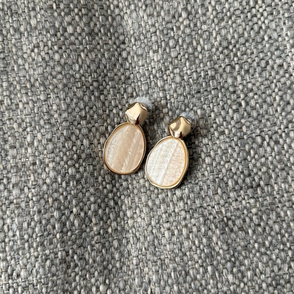 Ann Taylor Jewelry - New Ann Taylor Gold & Cream Drop Earrings